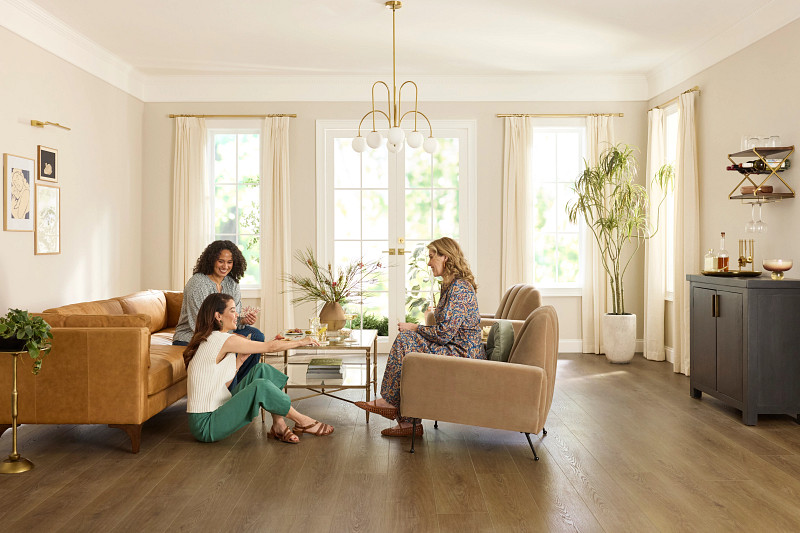 Saddle Oak flooring in a room