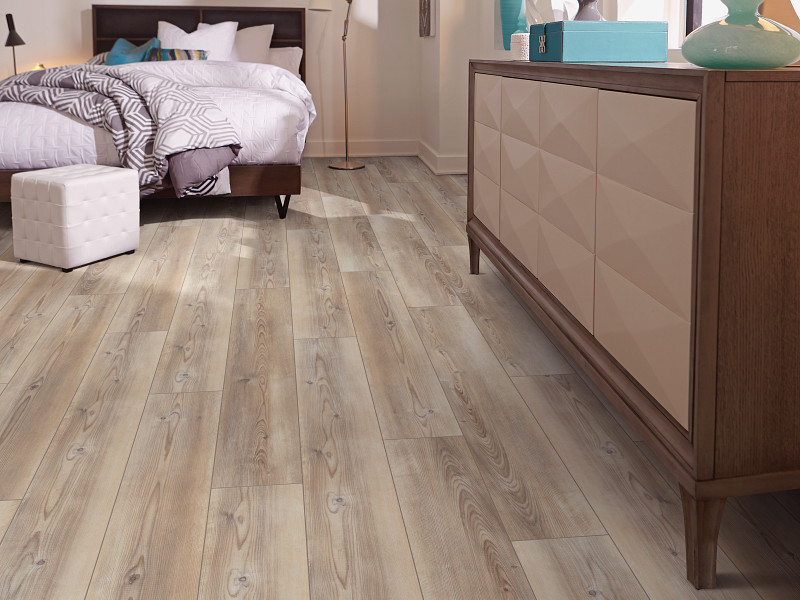 Cut Pine flooring in a room