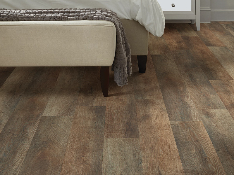 Highlight Oak flooring in a room