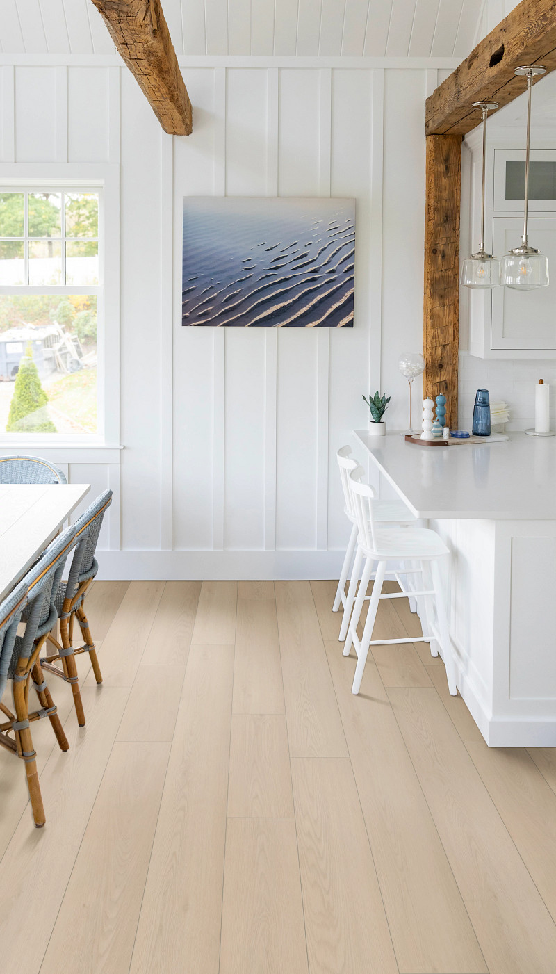 Grande Golden Halo Oak flooring in a room