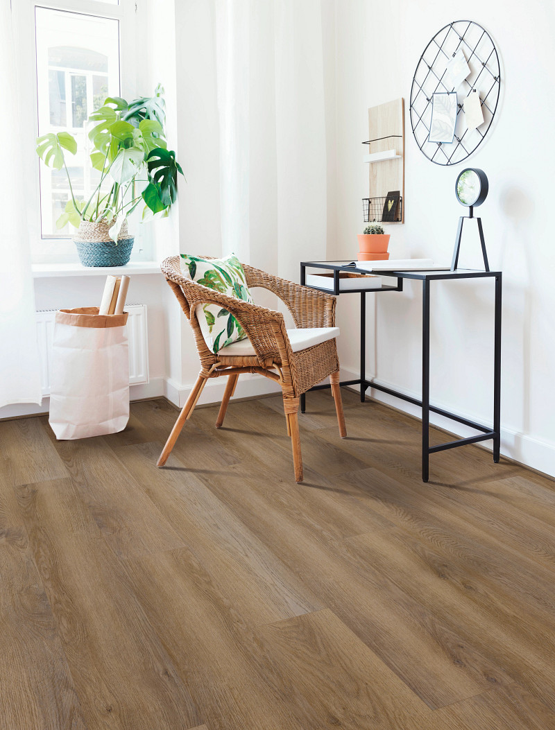 Cartwheel Oak flooring in a room