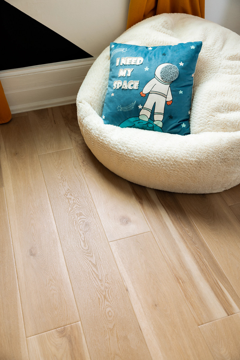 Blended Praline flooring in a room