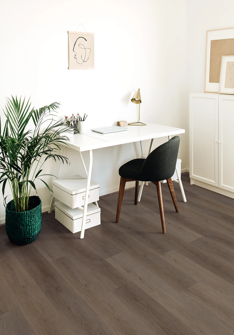 Eastwell  Oak flooring in a room