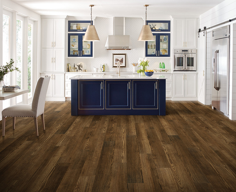 Cloves flooring in a room