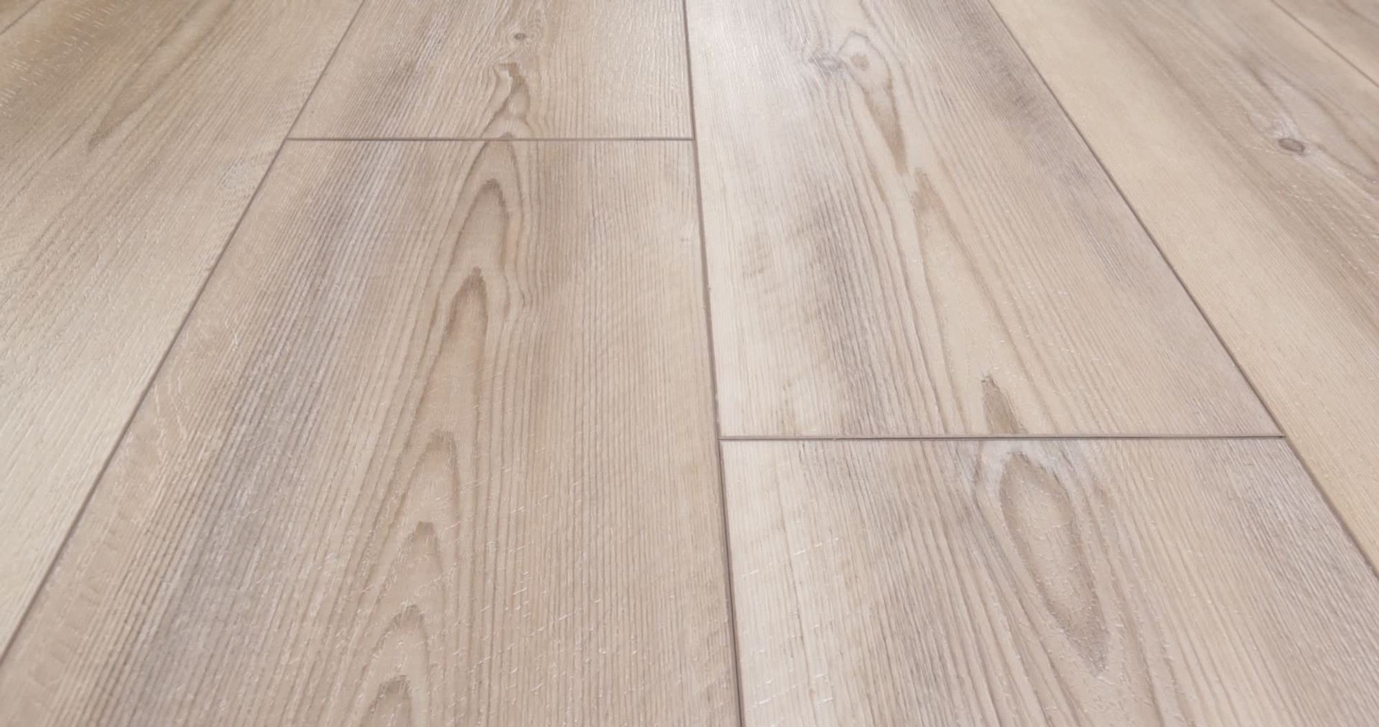 Cut Pine, the manufacturer's 360 video