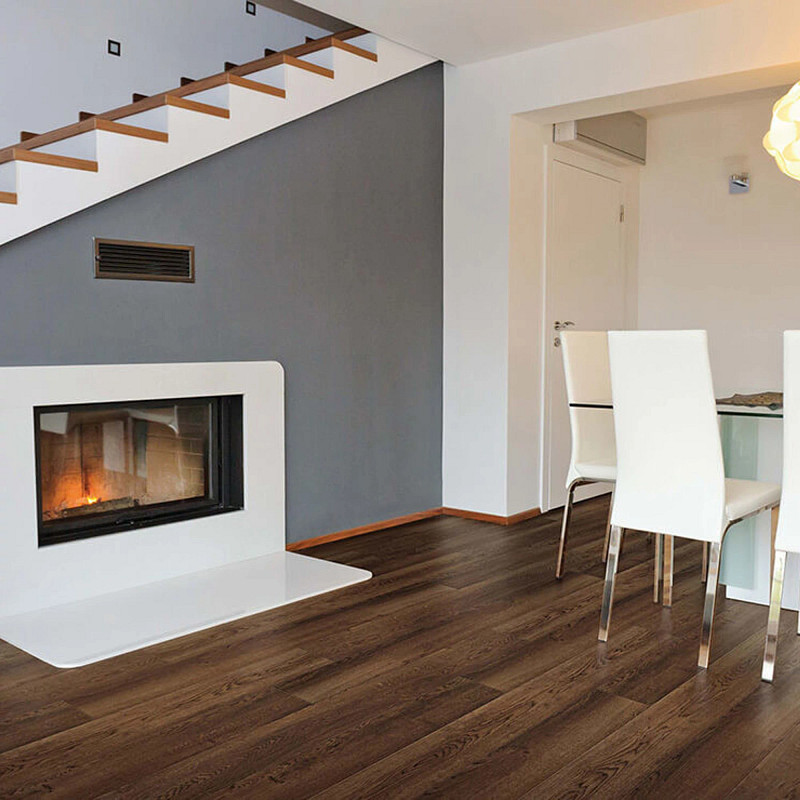 Venado Oak flooring in a room