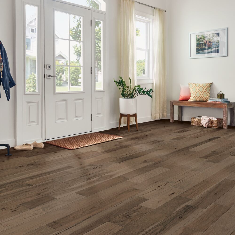 Calming Neutral flooring in a room