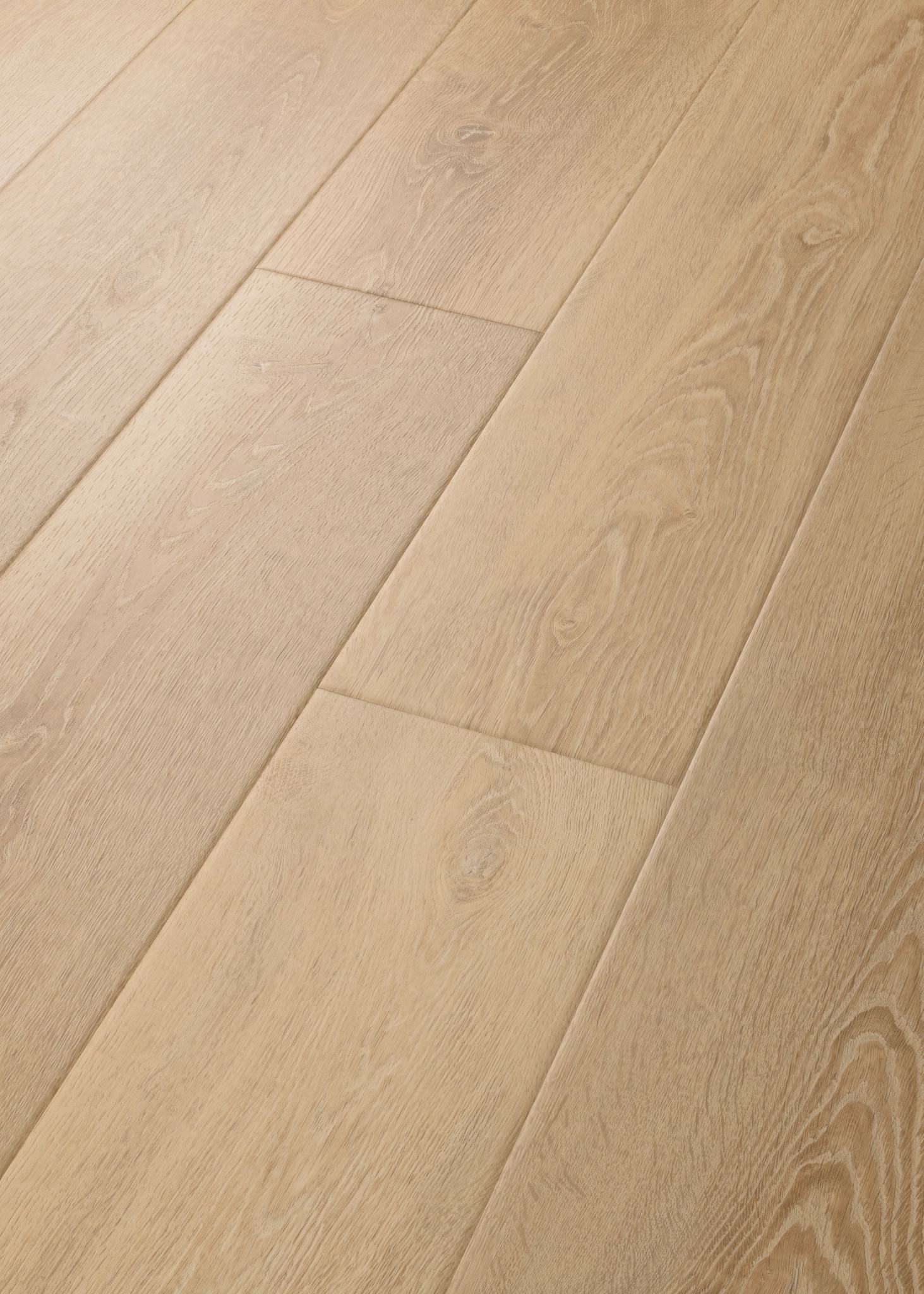 Wheat Oak, seen at an angle