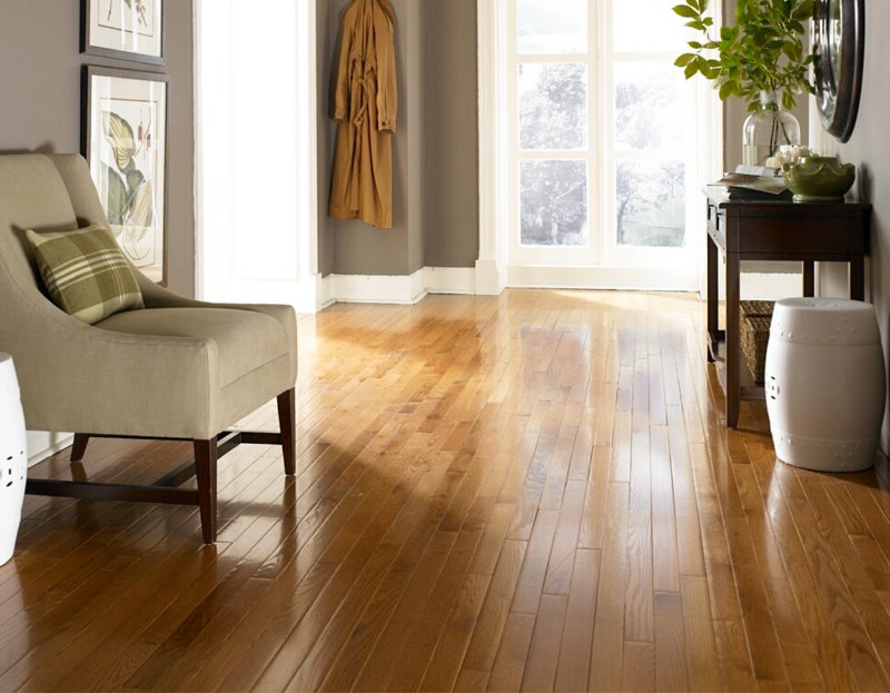 Stirrup flooring in a room