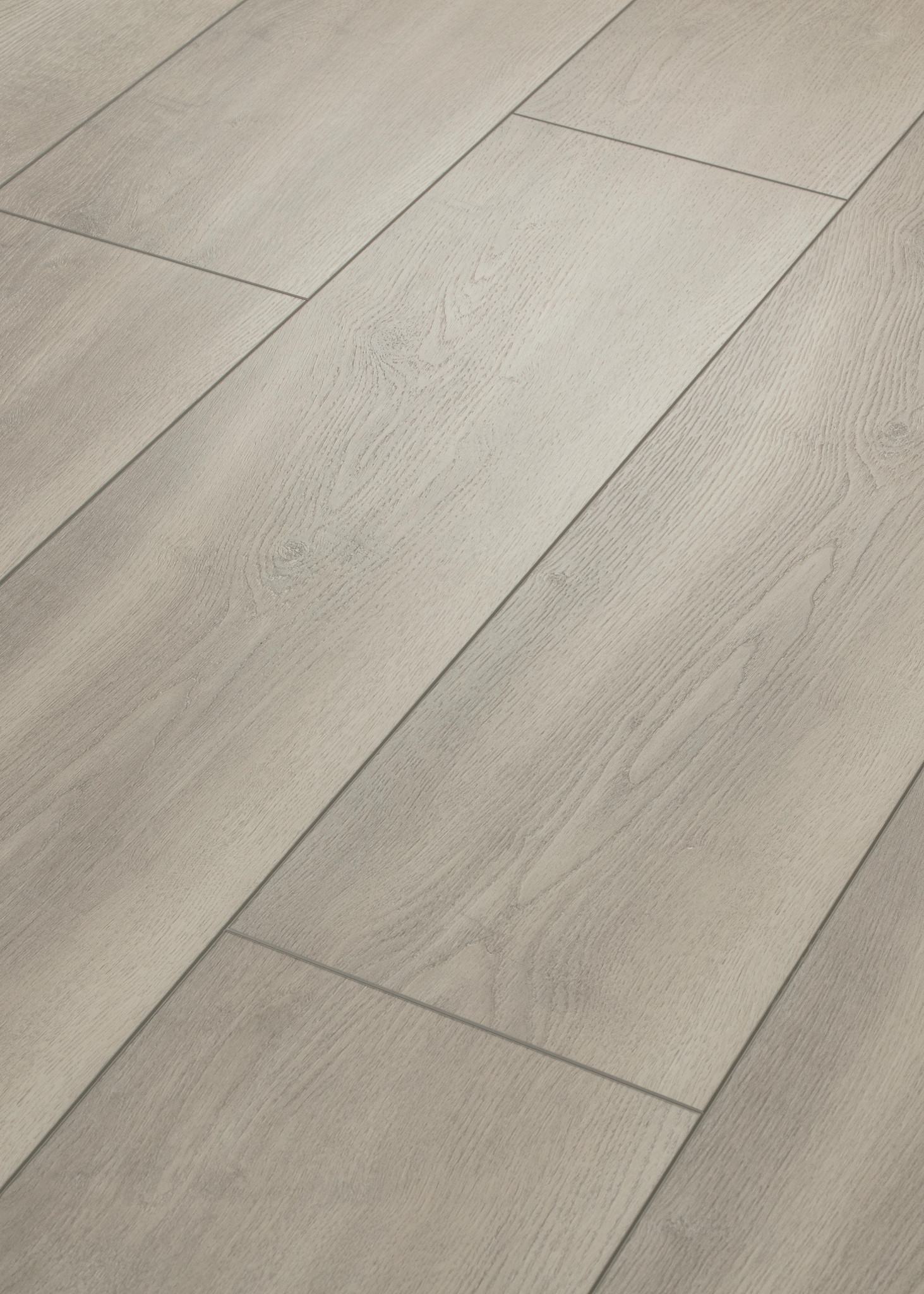 Opulence Oak swatch