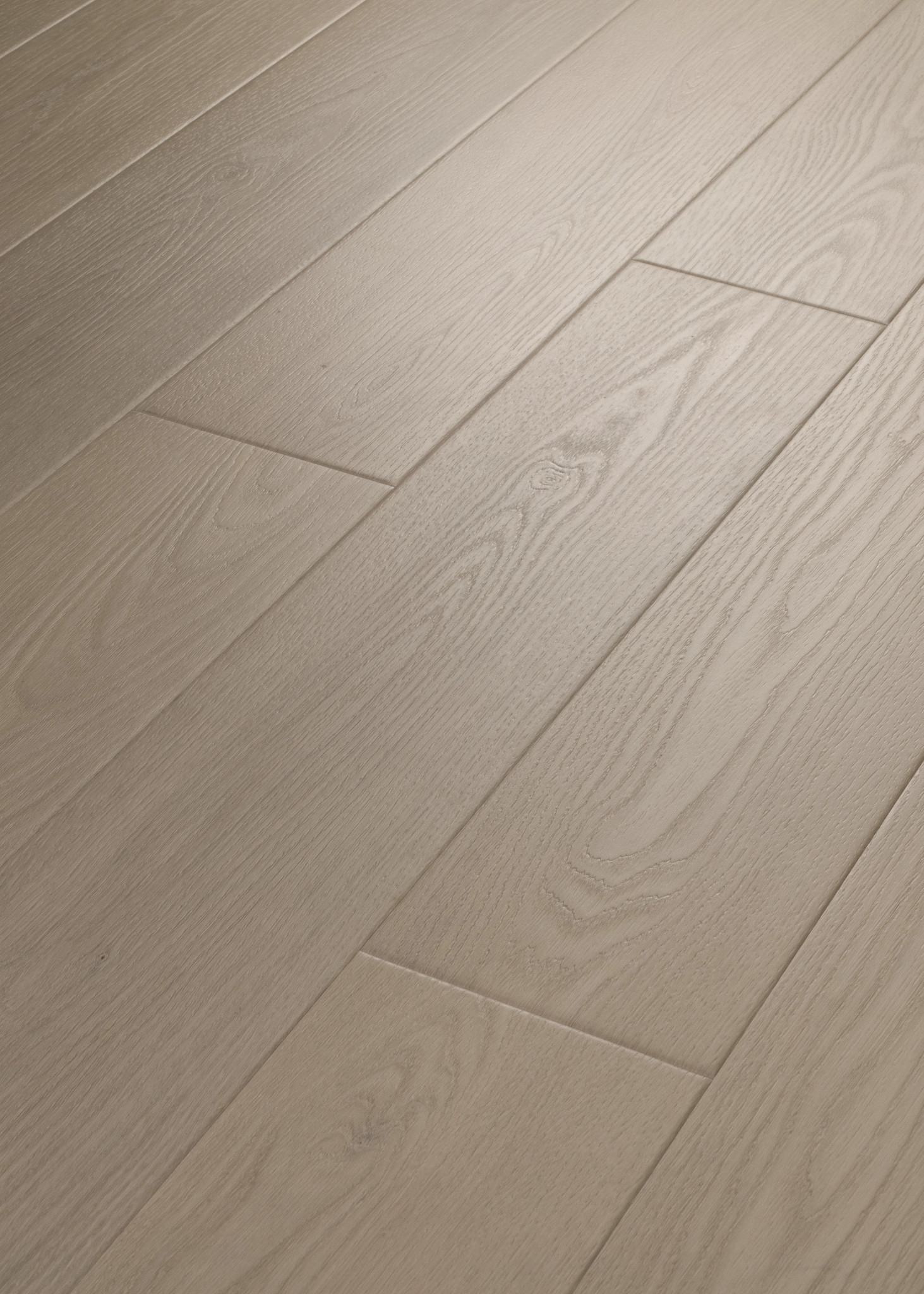 Balanced Oak swatch