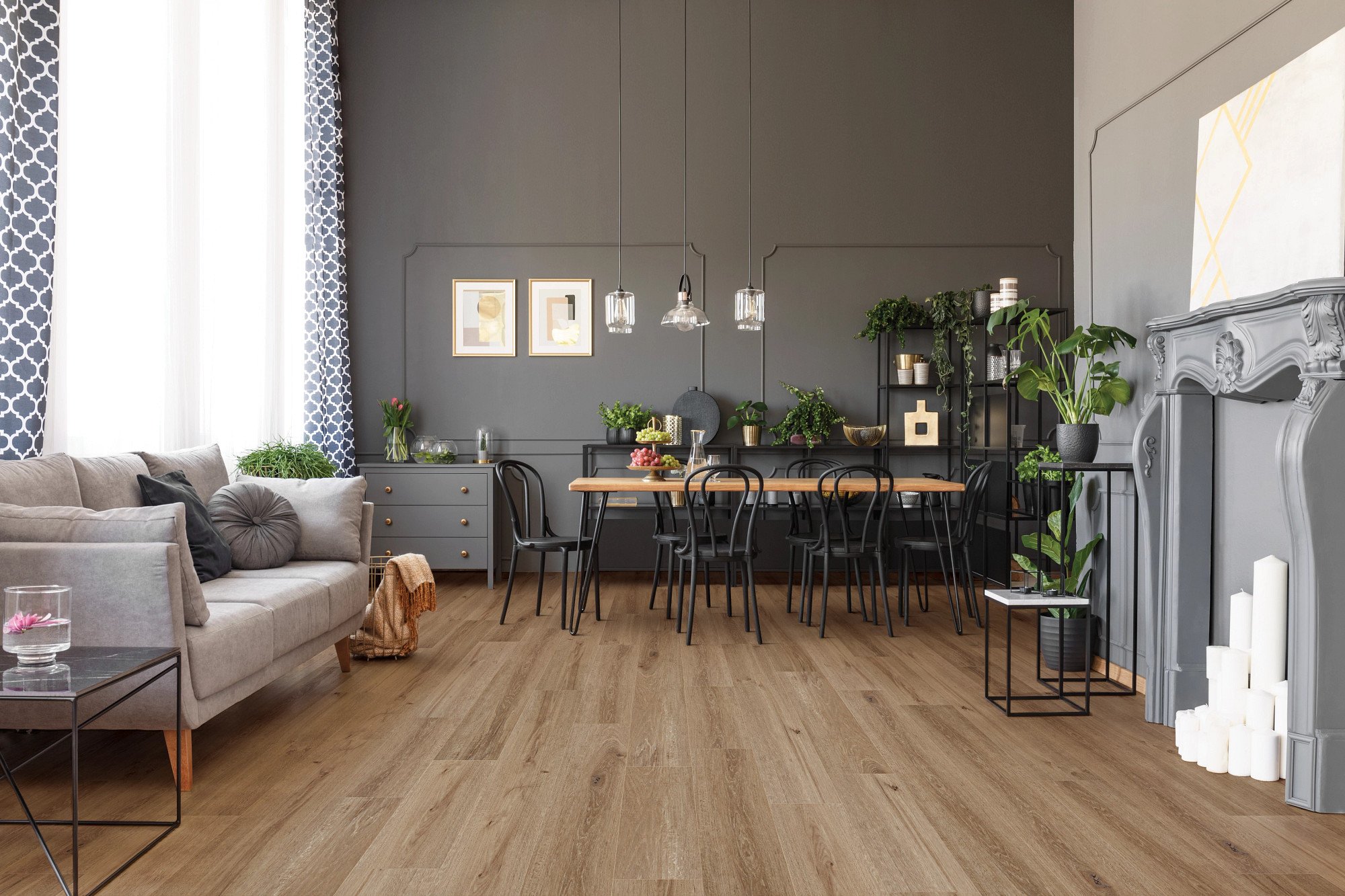 Grande Goldin Oak flooring, shown in a room
